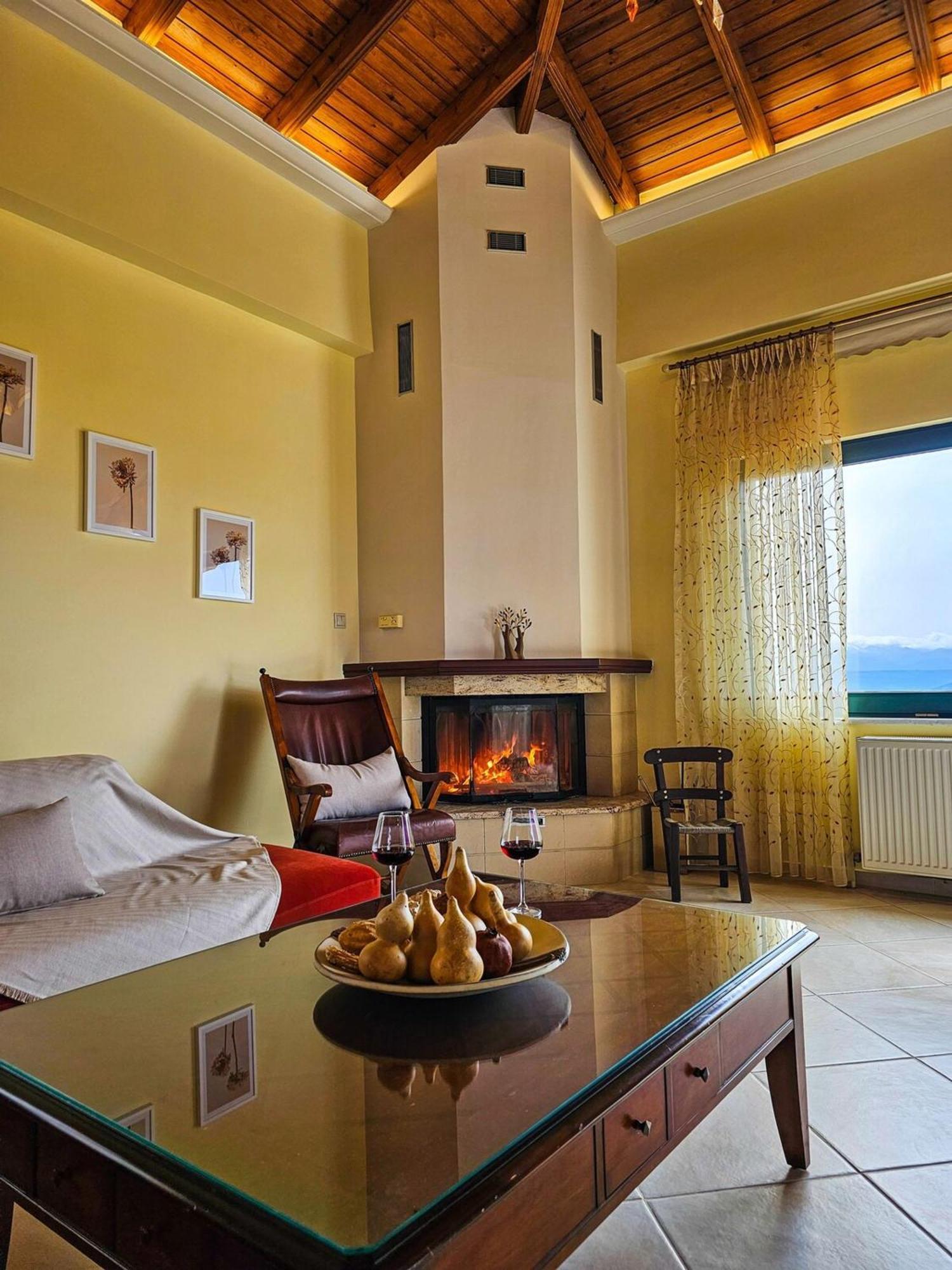 Villa Aitheras With Sea Views And Garden Stérnai 외부 사진