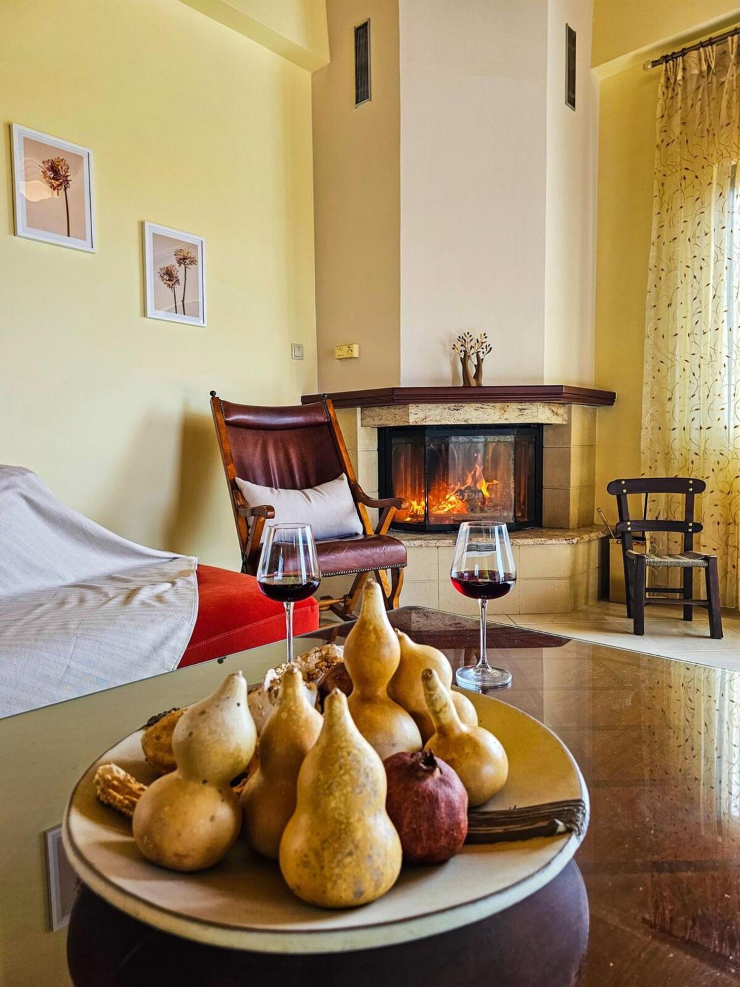 Villa Aitheras With Sea Views And Garden Stérnai 외부 사진