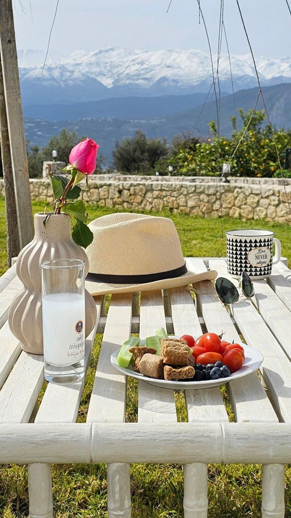 Villa Aitheras With Sea Views And Garden Stérnai 외부 사진